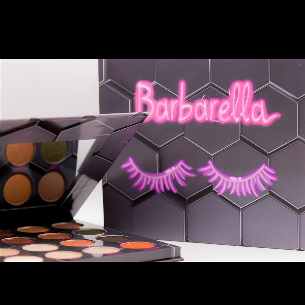 BEEBEAUTY LONDON Barbarella Eyeshadow Palette